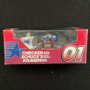 Checker Schucks Kragen 1999 Ford Taurus Car Collectible P649901598 1:64 Scale